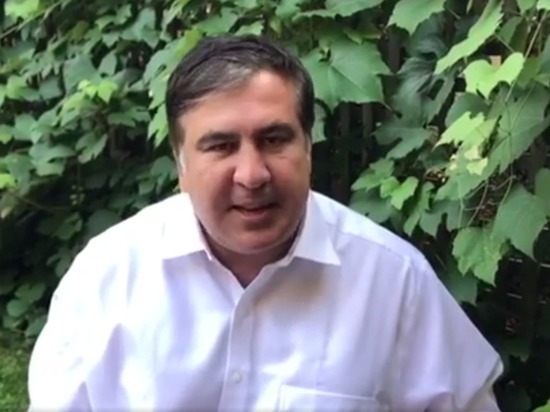 Лишенный украинского гражданства Саакашвили пригрозил Порошенко судьбой Януковича