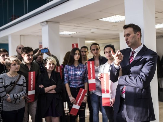 Избитый «волонтер» Навального Туровский оказался его сотрудником на зарплате