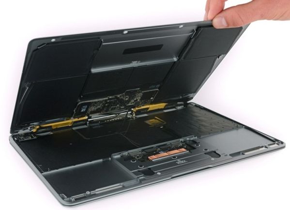 Ноутбук Apple Retina MacBook 2017 имеет нулевую ремонтопригодность