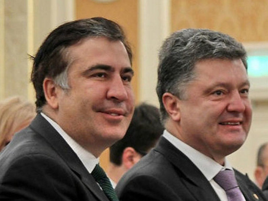 Предательство друга: Порошенко завершил политическую карьеру Саакашвили