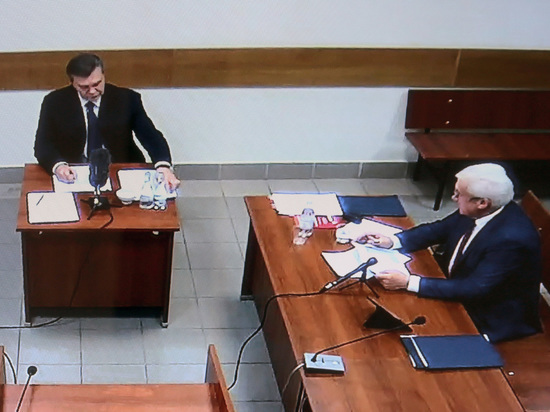 Адвокат Януковича отказался от его защиты