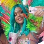 Рианна в откровенном костюме произвела фурор на карнавале на Барбадосе