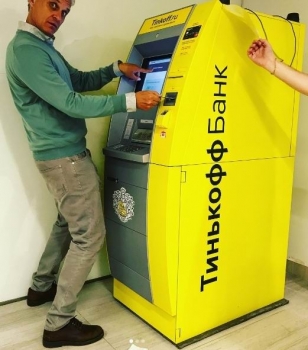В России появились банкоматы Тинькофф Банк с распознаванием лиц