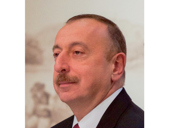 Президент Азербайджана помиловал блогера Лапшина
