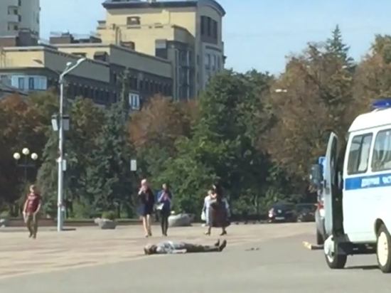 В Белгороде пенсионер привез труп к зданию правительства