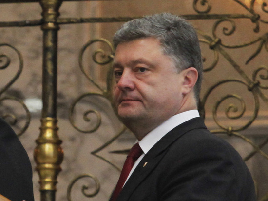 Порошенко пригрозил Украине потерей государственности: страны «просто не станет»