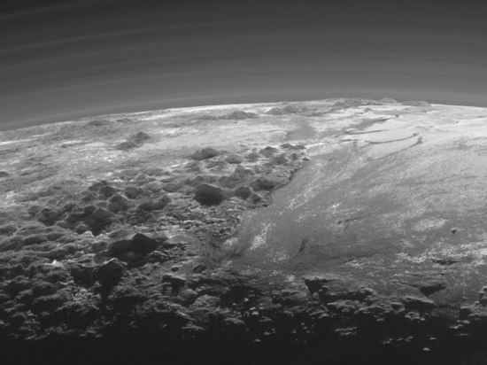 В честь первого искусственного спутника Земли назвали равнину на Плутоне