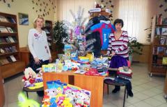 Челябинская библиотека собирает новогодние подарки для сирот